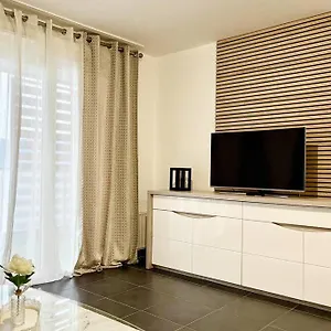 https://appartement-t2-vu-panoramique-sur-annecy.hotels-rhonealpes.com